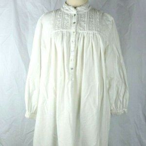 Eileen West Nightgown Size M Floral Embroidery